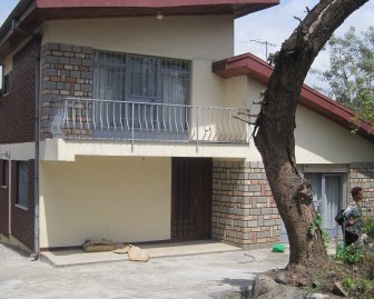 Charming 3 bedroom, 2 bathroom house for rent in Old airport area