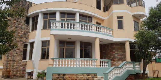 8 Bedroom House for Sale in Old Airport