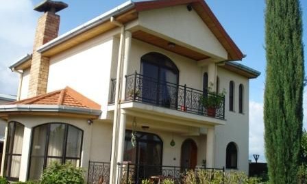 Gorgeous Villa for Rent in Ayat