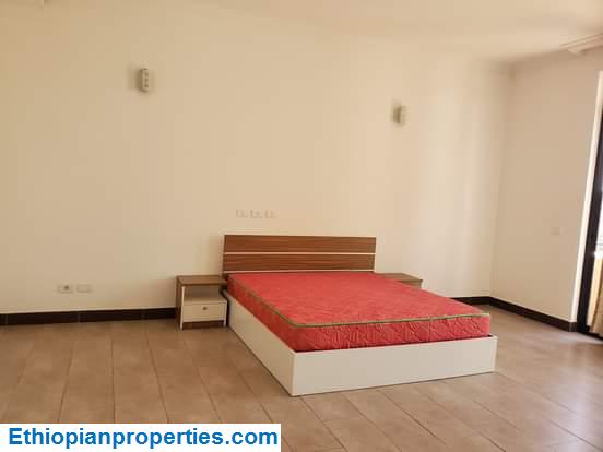 7BDB0F55-2B28-463F-976F-0120EA6F9CBE