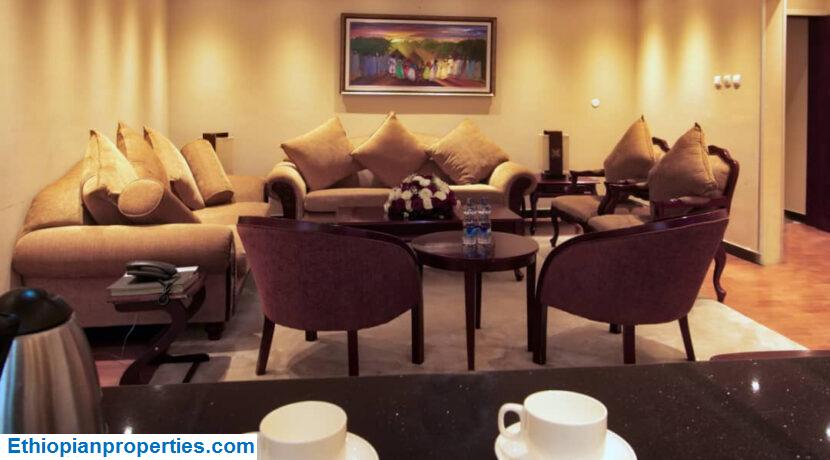 B98595E4-2F9C-4305-A675-888735210688