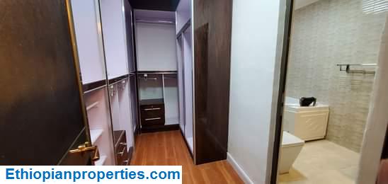 E3047A85-FA28-4338-945A-9477D55B3D9F