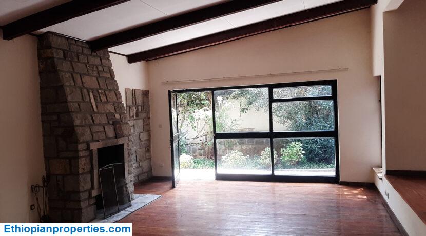 285F2E36-2F8B-45C5-92DB-FE10D9B943E0