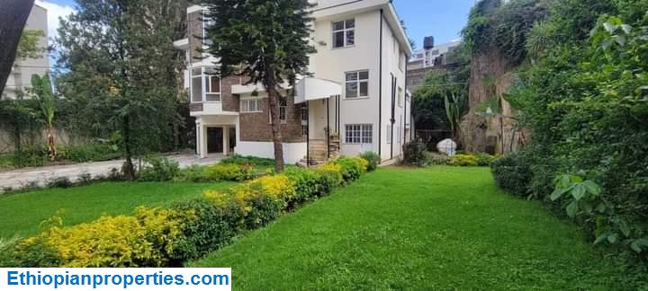 16033356-12C2-4EE3-9044-28FA1C1EC862